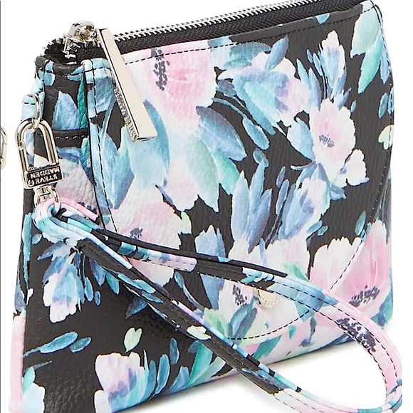 Floral 💐 Flap wristlet - Picture 2 of 5